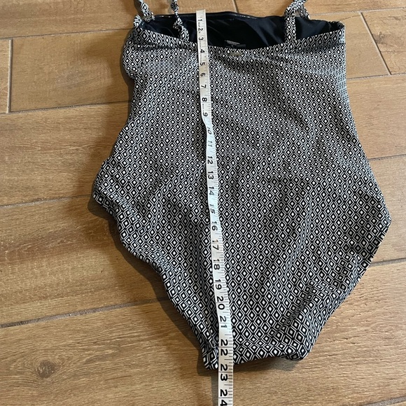 NWOT DKNY Black and White Tummy Control One-Piece Bathing Suit Women's XL - Picture 9 of 10
